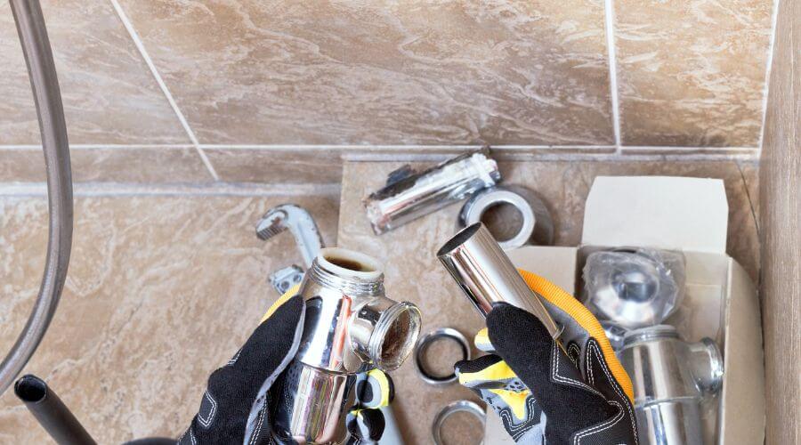 Professional gutter cleaning in Sun City, KS